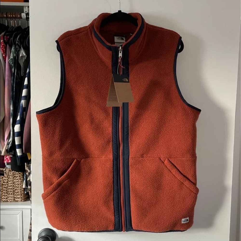 The north face Sherpa vest NWT